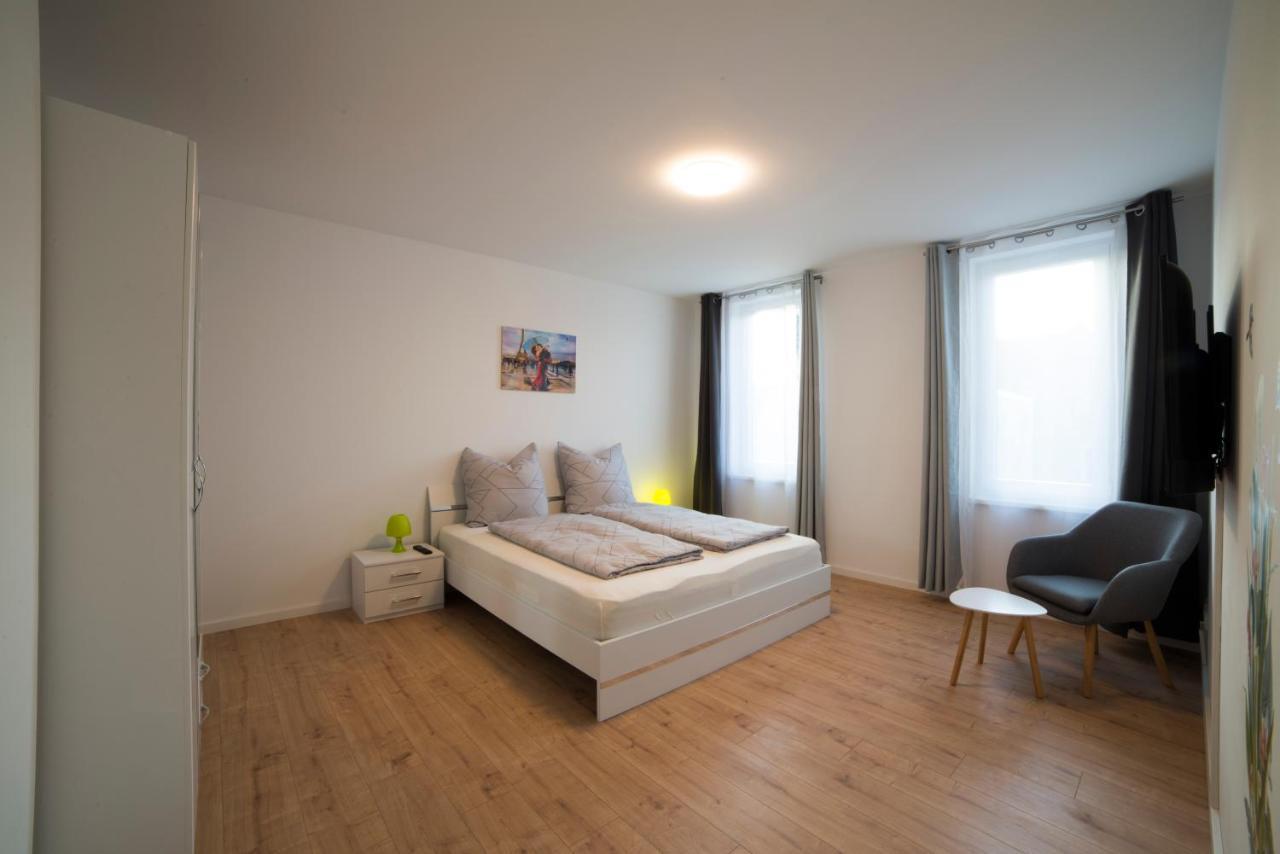 Schoene Ferienwohnung 78M2, 3 Schlafzimmer, 2 Baeder, Zentrumnah, 1Og Erfurt Exterior photo