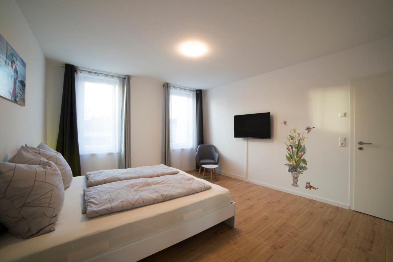 Schoene Ferienwohnung 78M2, 3 Schlafzimmer, 2 Baeder, Zentrumnah, 1Og Erfurt Exterior photo
