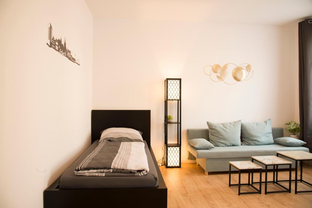 Schoene Ferienwohnung 78M2, 3 Schlafzimmer, 2 Baeder, Zentrumnah, 1Og Erfurt Exterior photo