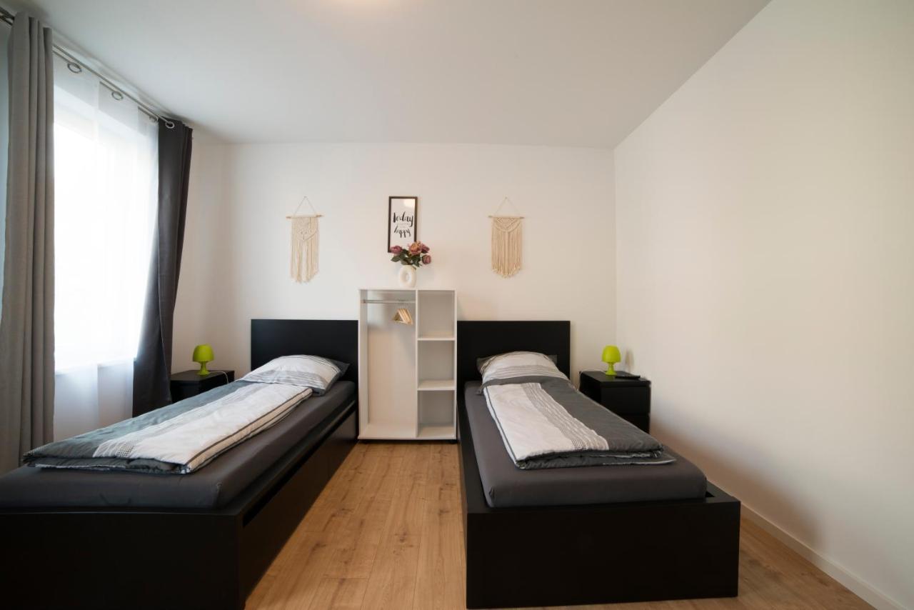 Schoene Ferienwohnung 78M2, 3 Schlafzimmer, 2 Baeder, Zentrumnah, 1Og Erfurt Exterior photo