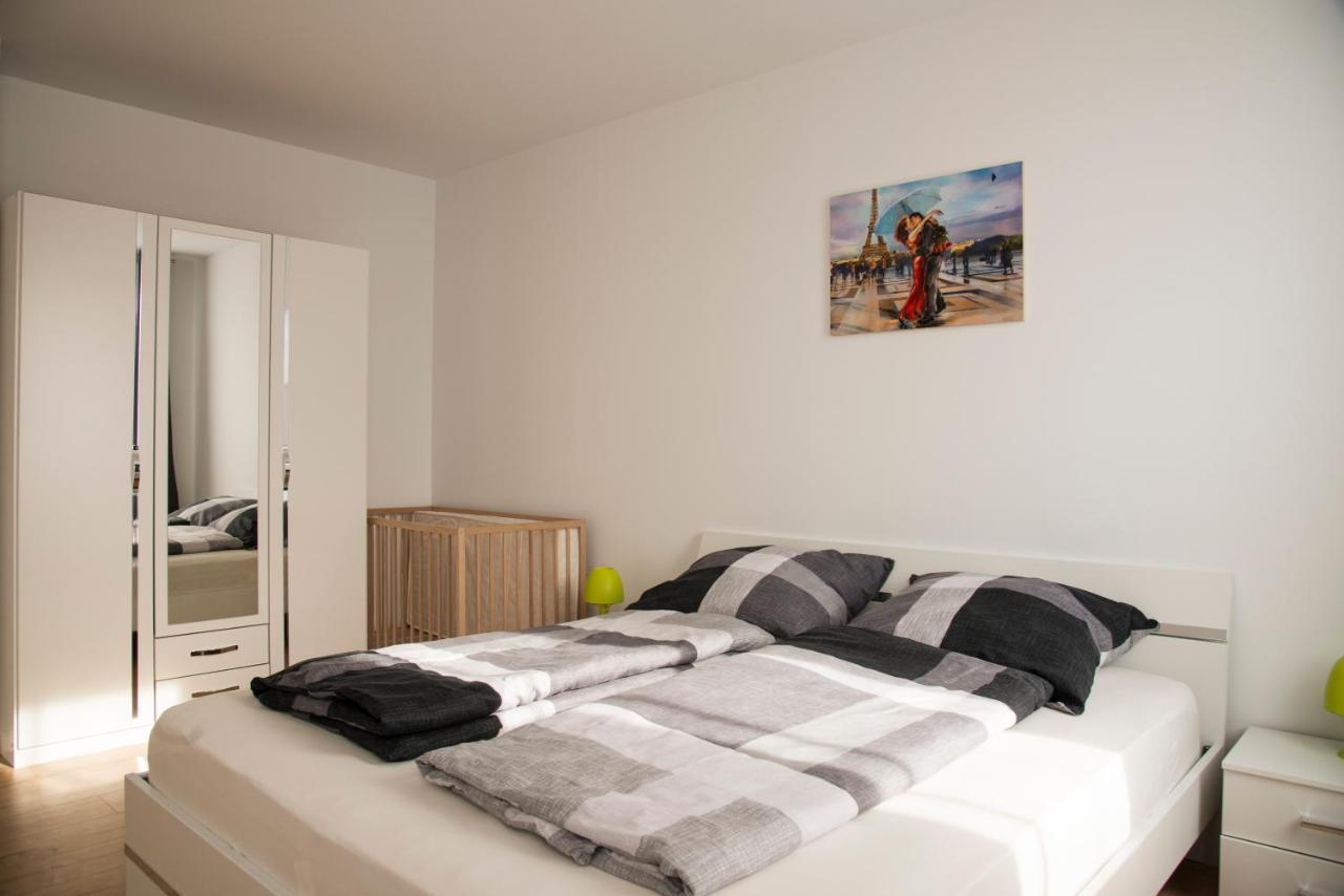 Schoene Ferienwohnung 78M2, 3 Schlafzimmer, 2 Baeder, Zentrumnah, 1Og Erfurt Exterior photo