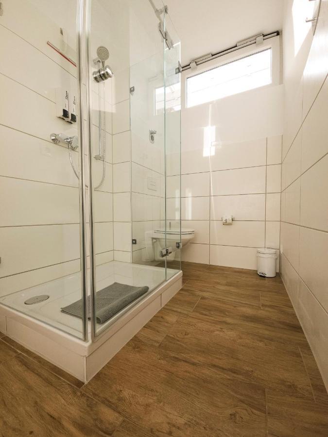 Schoene Ferienwohnung 78M2, 3 Schlafzimmer, 2 Baeder, Zentrumnah, 1Og Erfurt Exterior photo